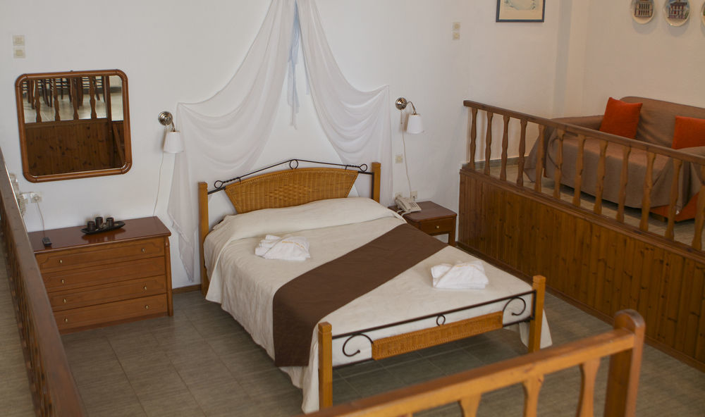 Milos 4*