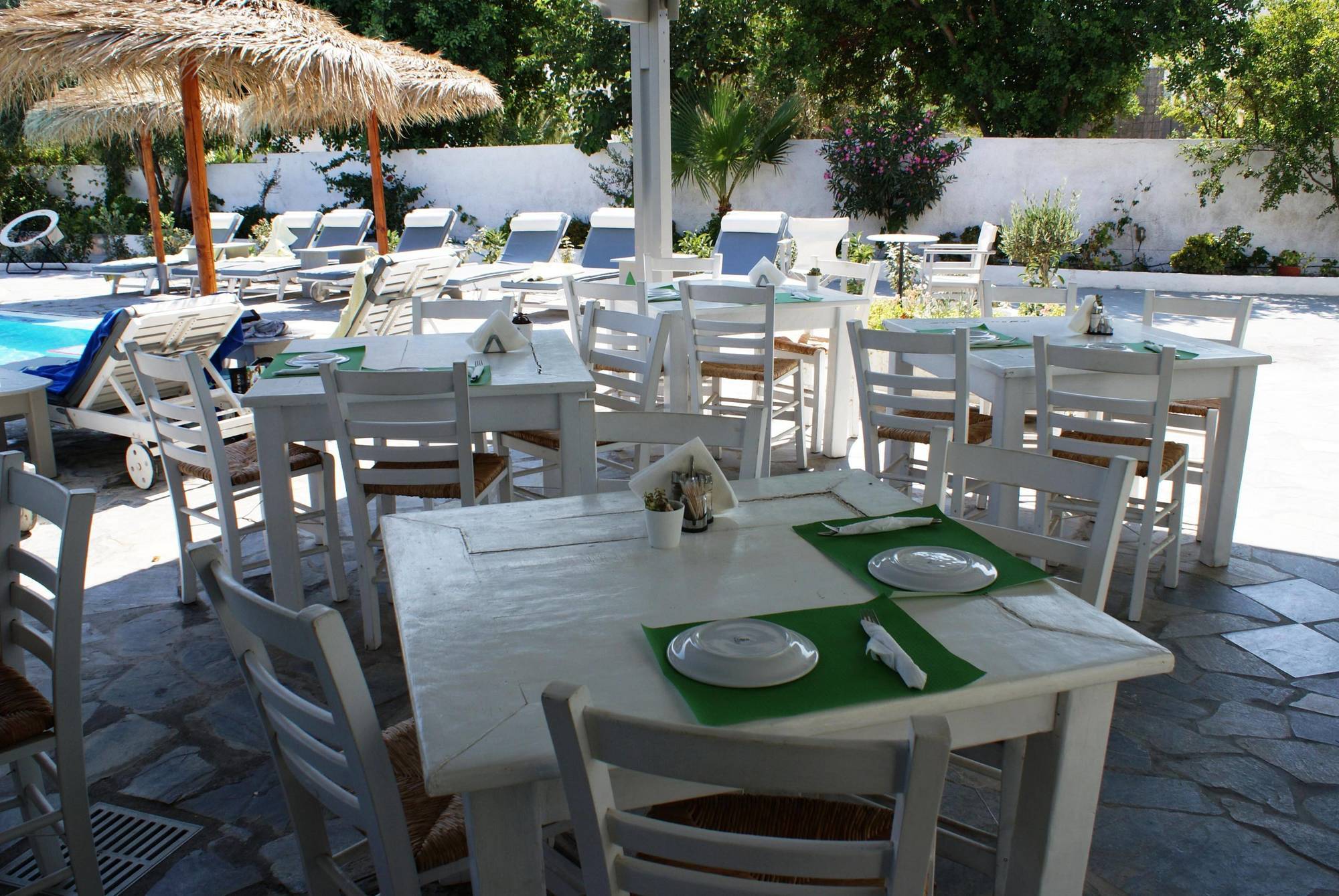 Hotel Alia Kamari (Santorini)