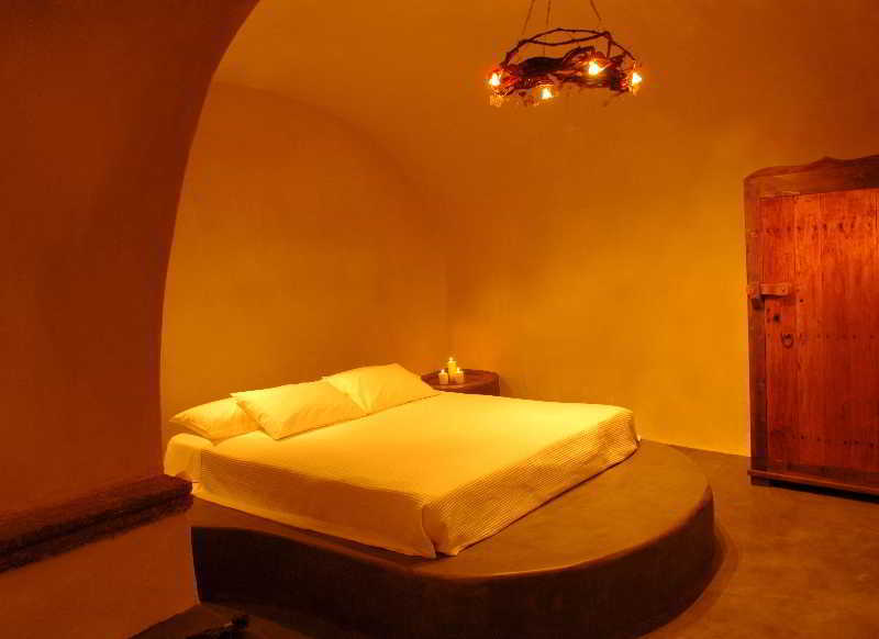 Santorini Heritage Villa