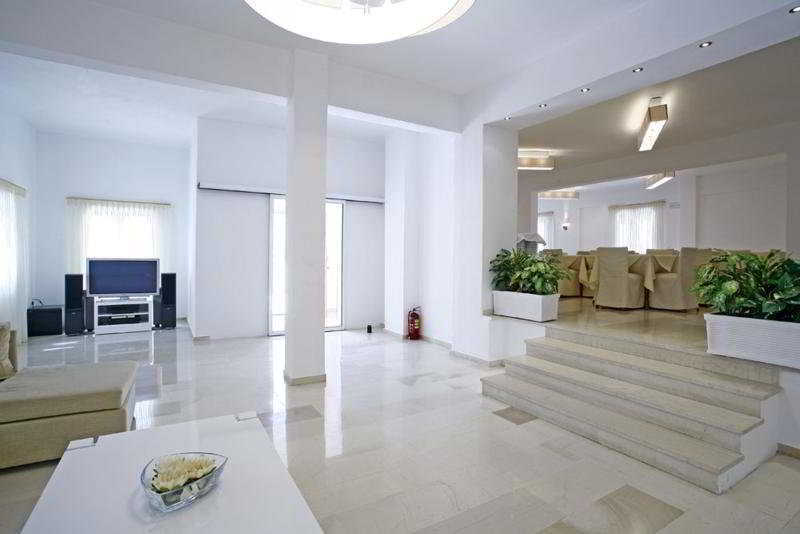 Hotel Thera Mare 4*