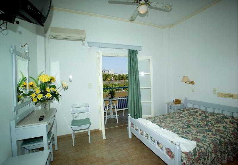 Avra Kamari (Santorini)