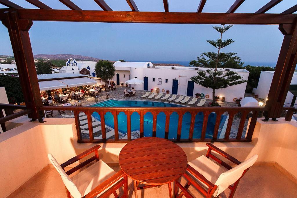 Mathios Hotel 3*