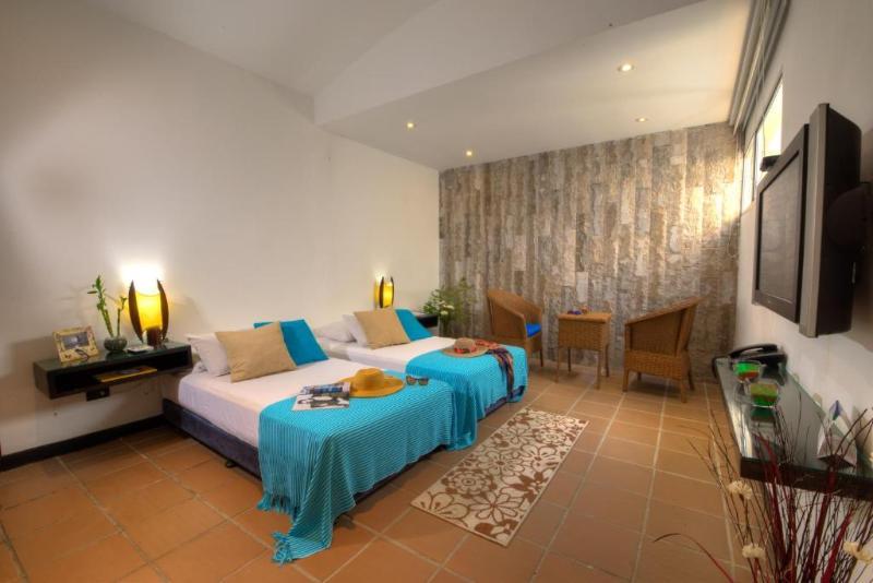 Hotel Thera Mare Perissa (Santorini)