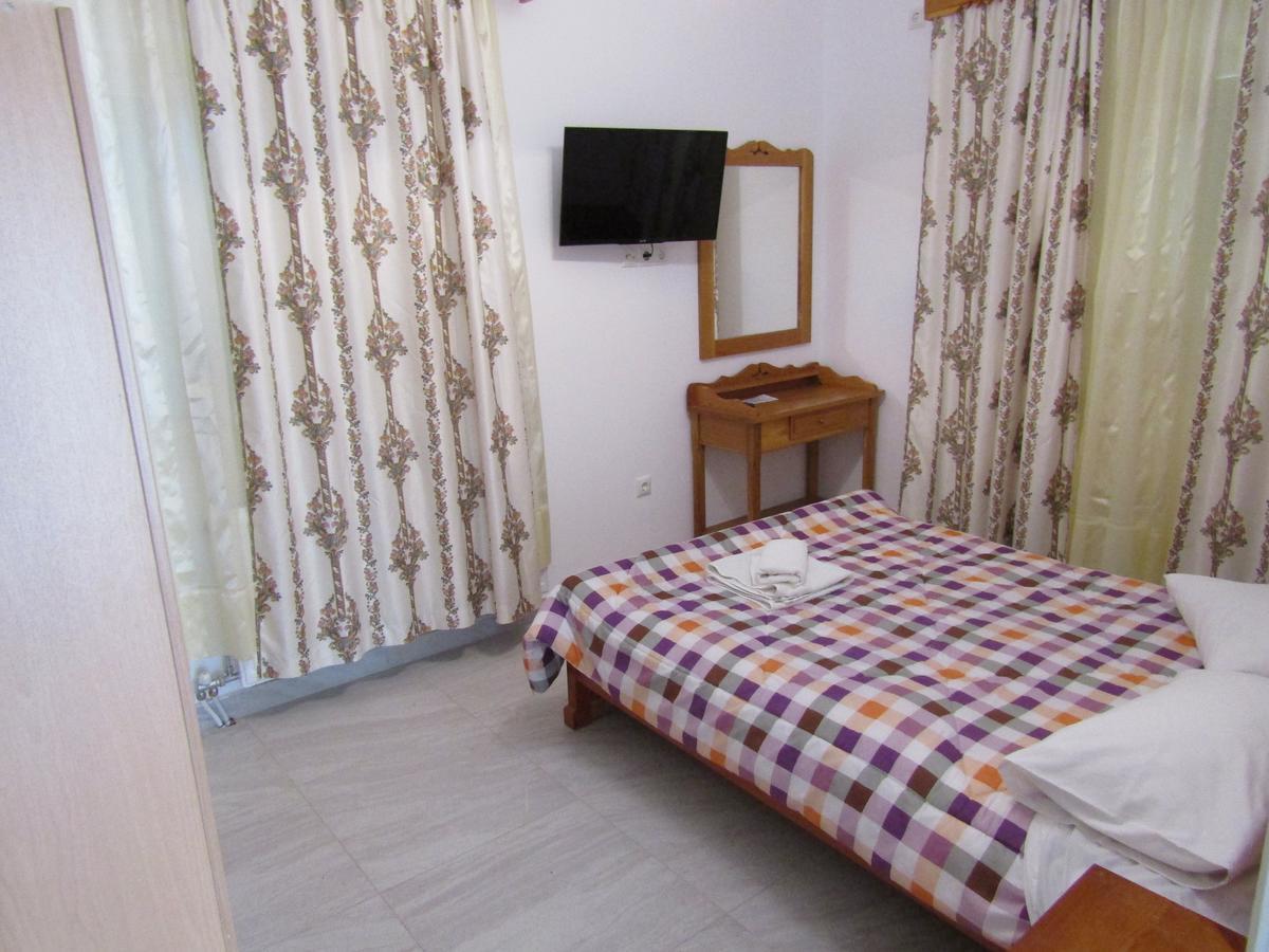 Hotel Perissa 2*