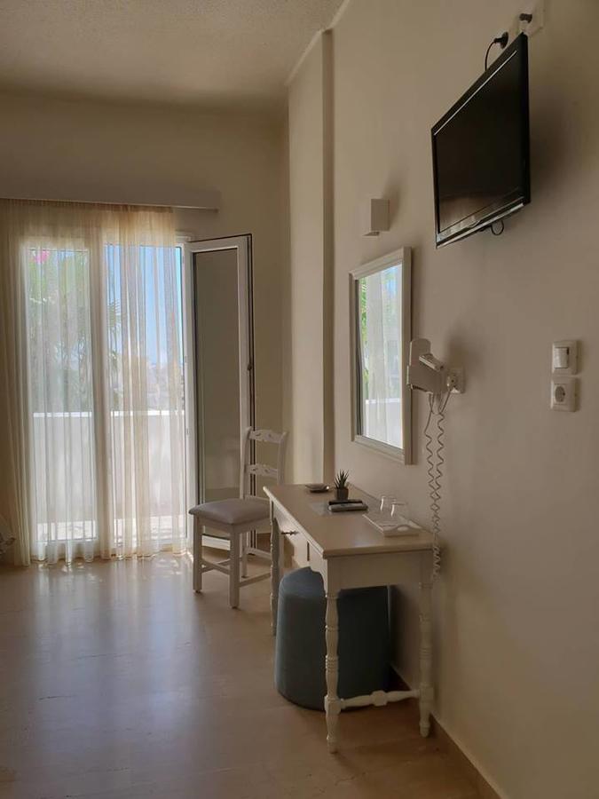 Alkyon Hotel Kamari (Santorini)