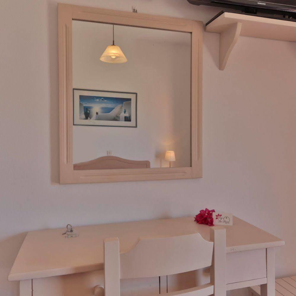 The Flower Hotel Foinikia (Santorini)
