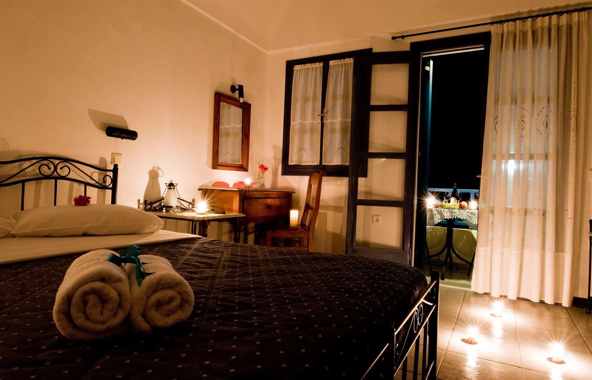Irigeneia 4* Perissa (Santorini)