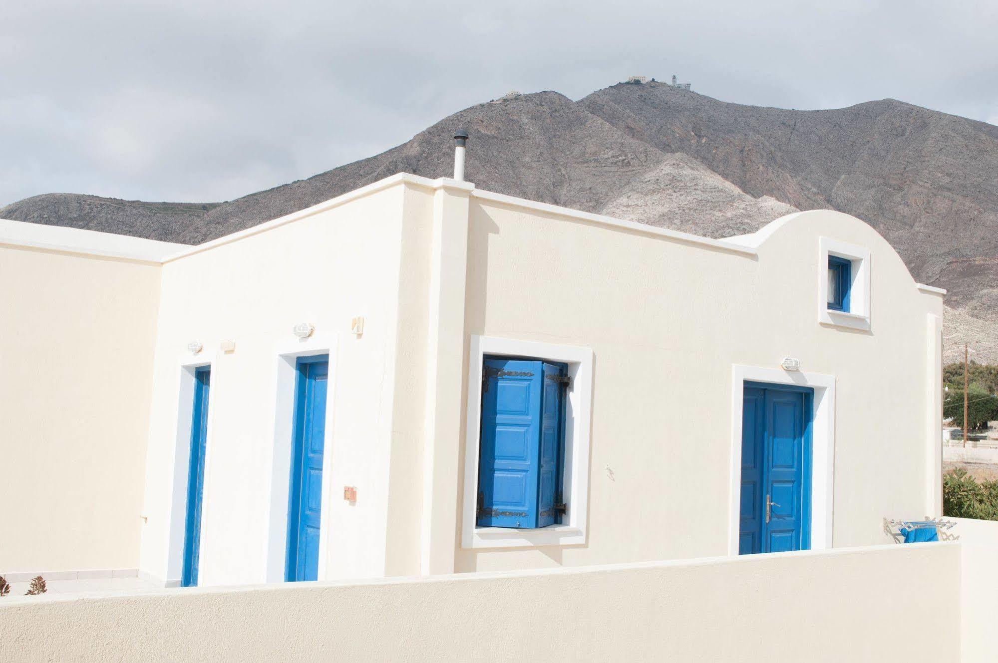 Irigeneia 4* Perissa (Santorini)