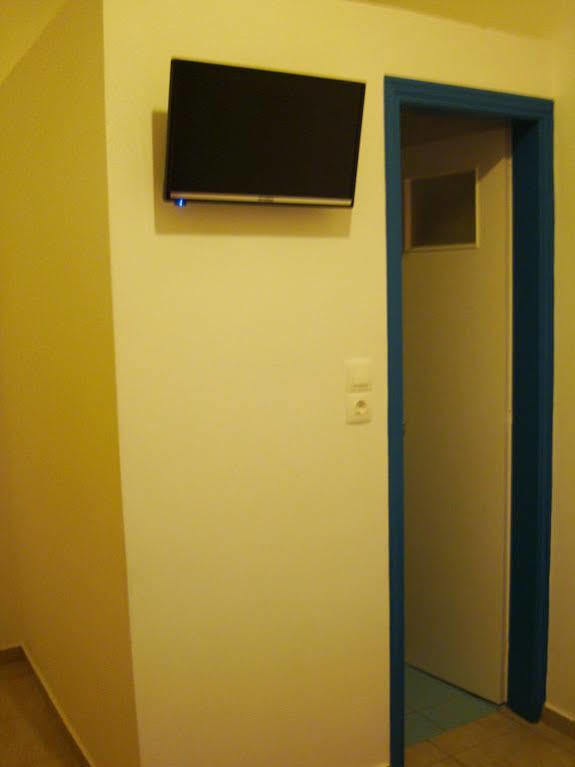 Marousi Aparthotel Perissa (Santorini)