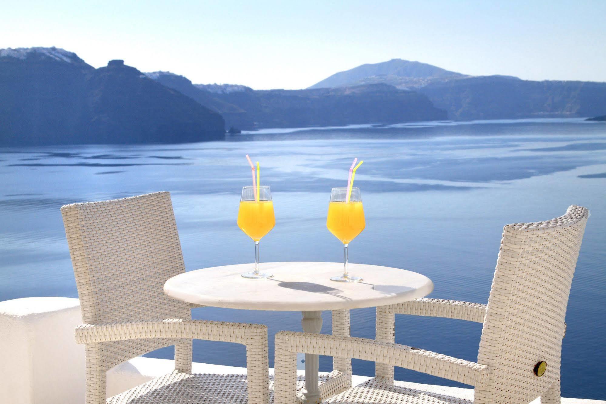 Prime 3* Oia (Santorini)
