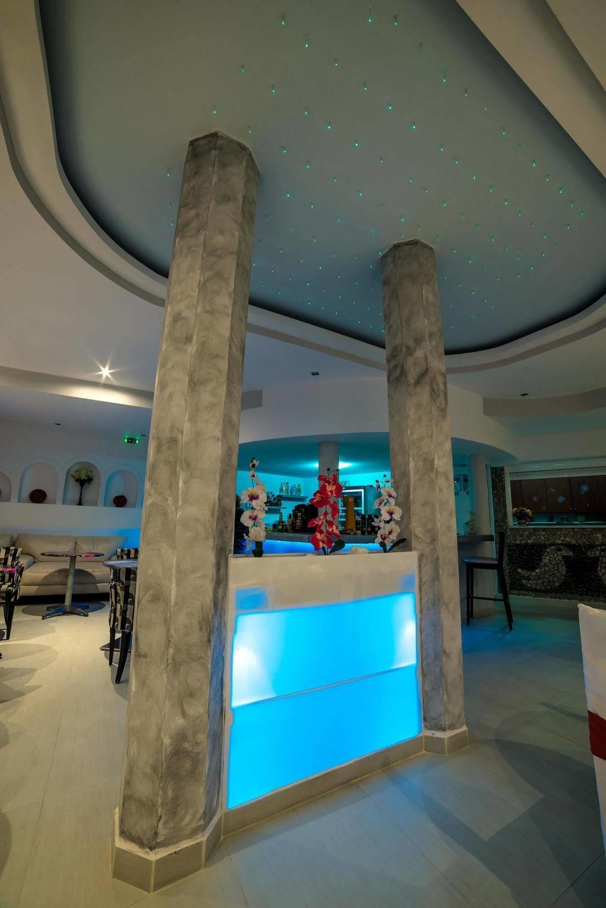 Aparthotel Pantheon Agios Georgios (Santorini)