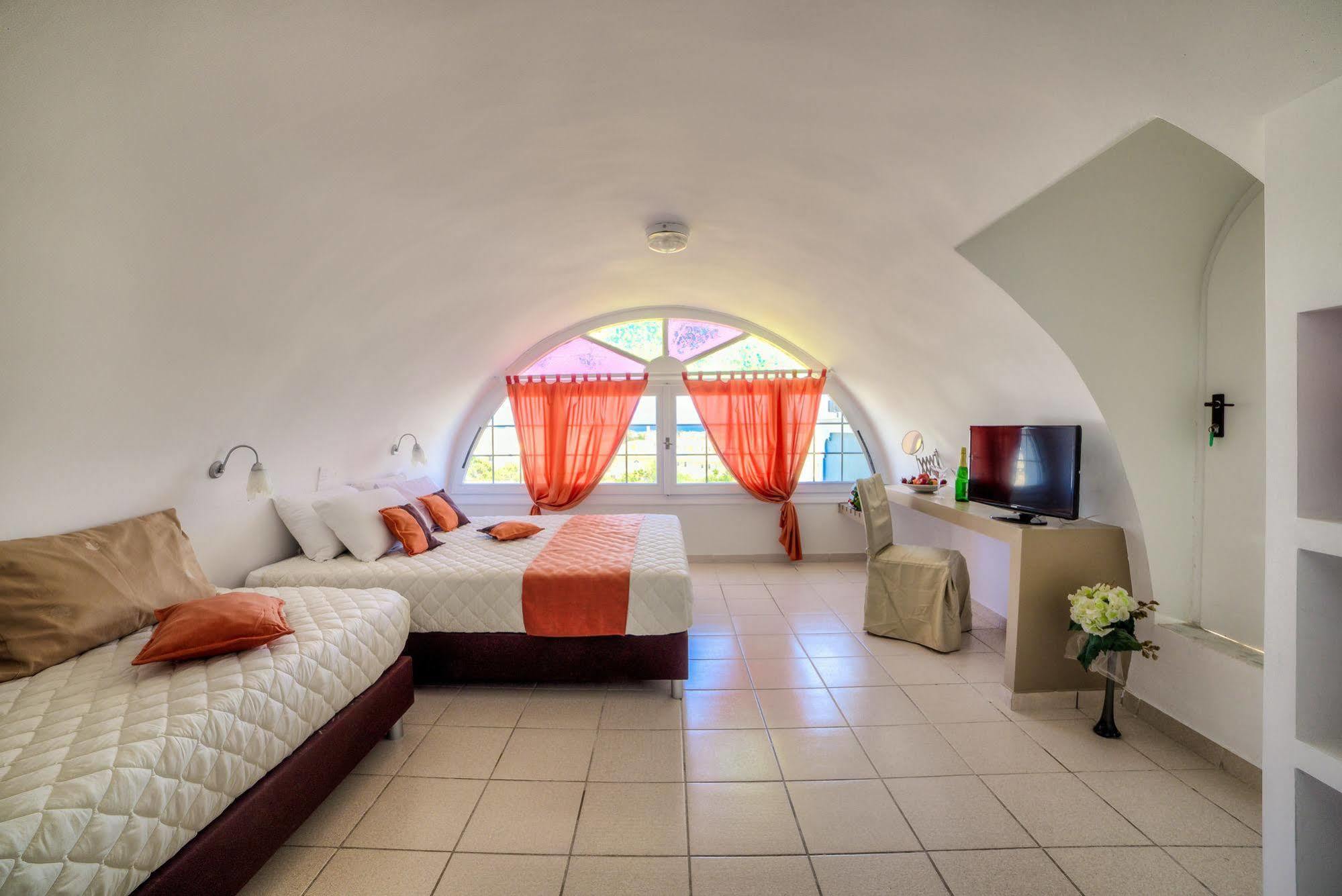 Pantheon Aparthotel 4*