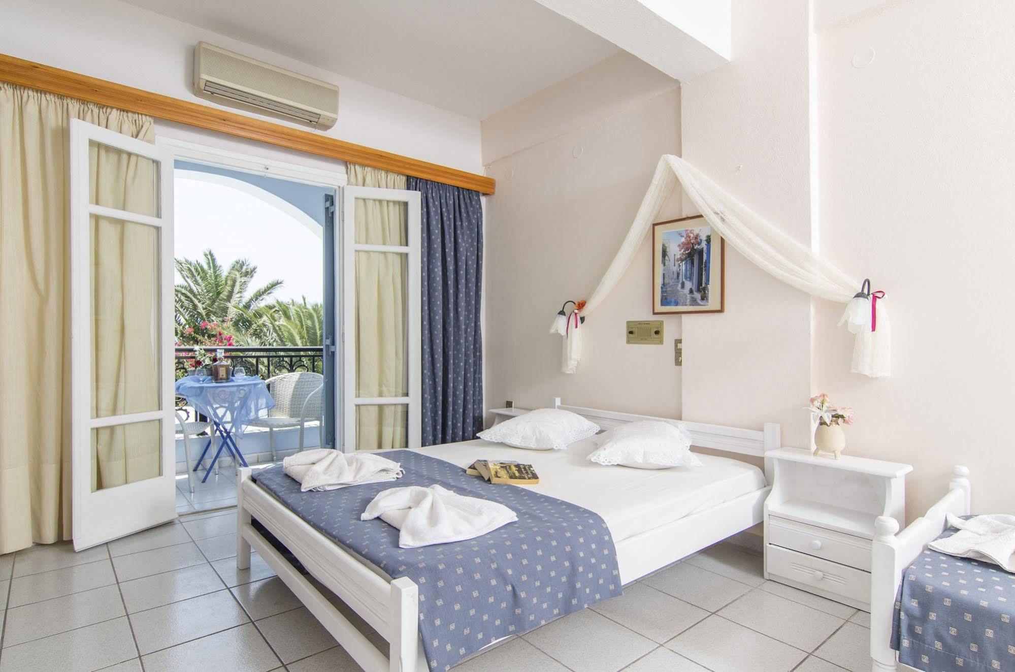 Aparthotel Pantheon Agios Georgios (Santorini)