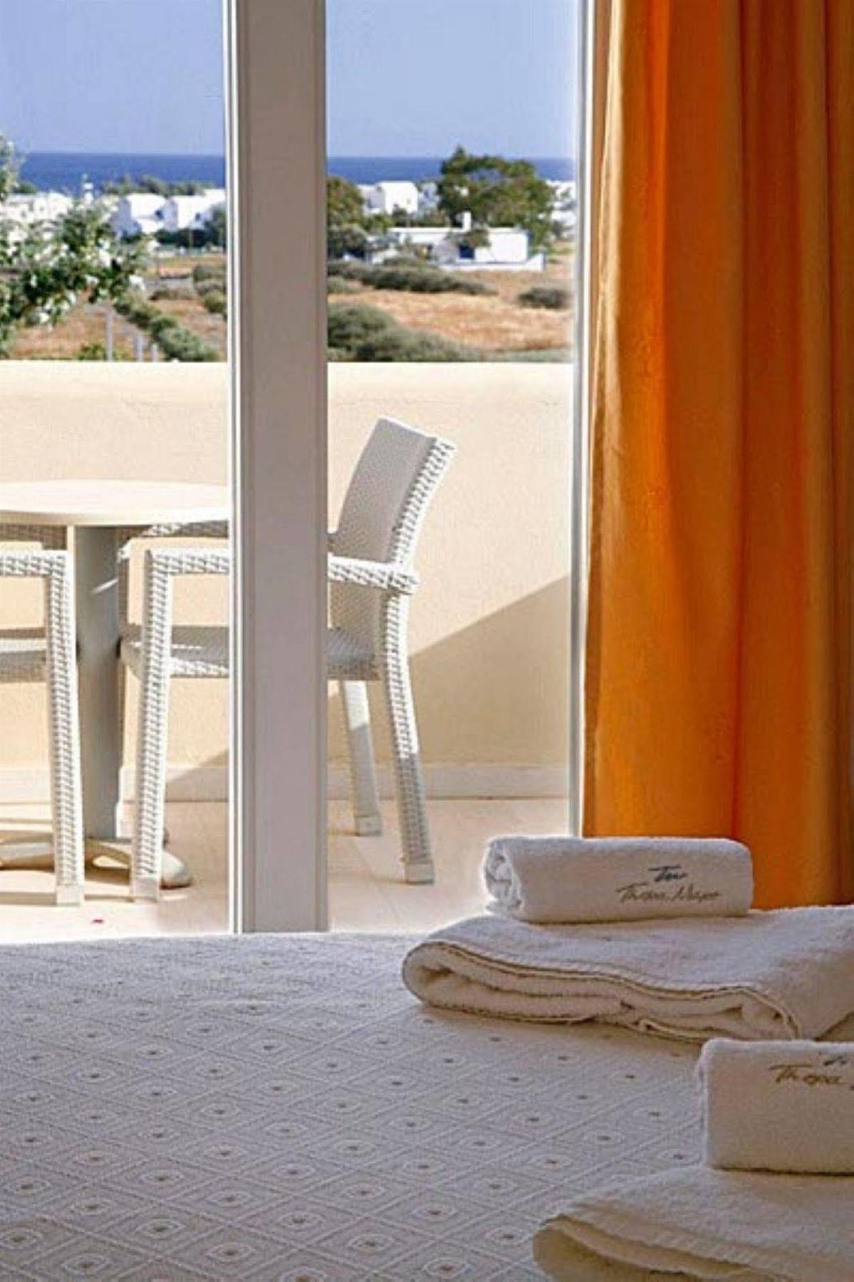 Hotel Thera Mare 4*