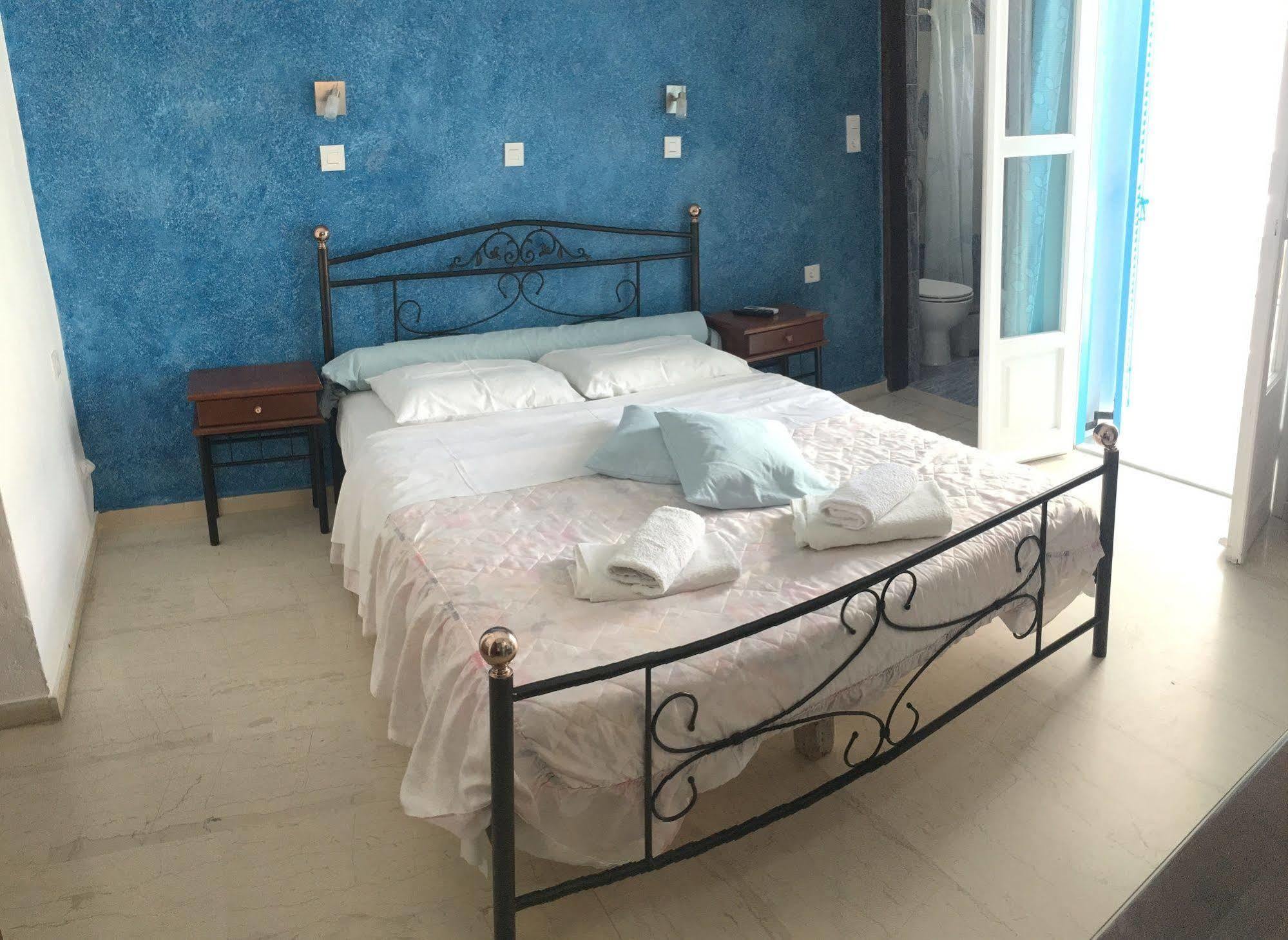 Pelekanos Guest house 2*