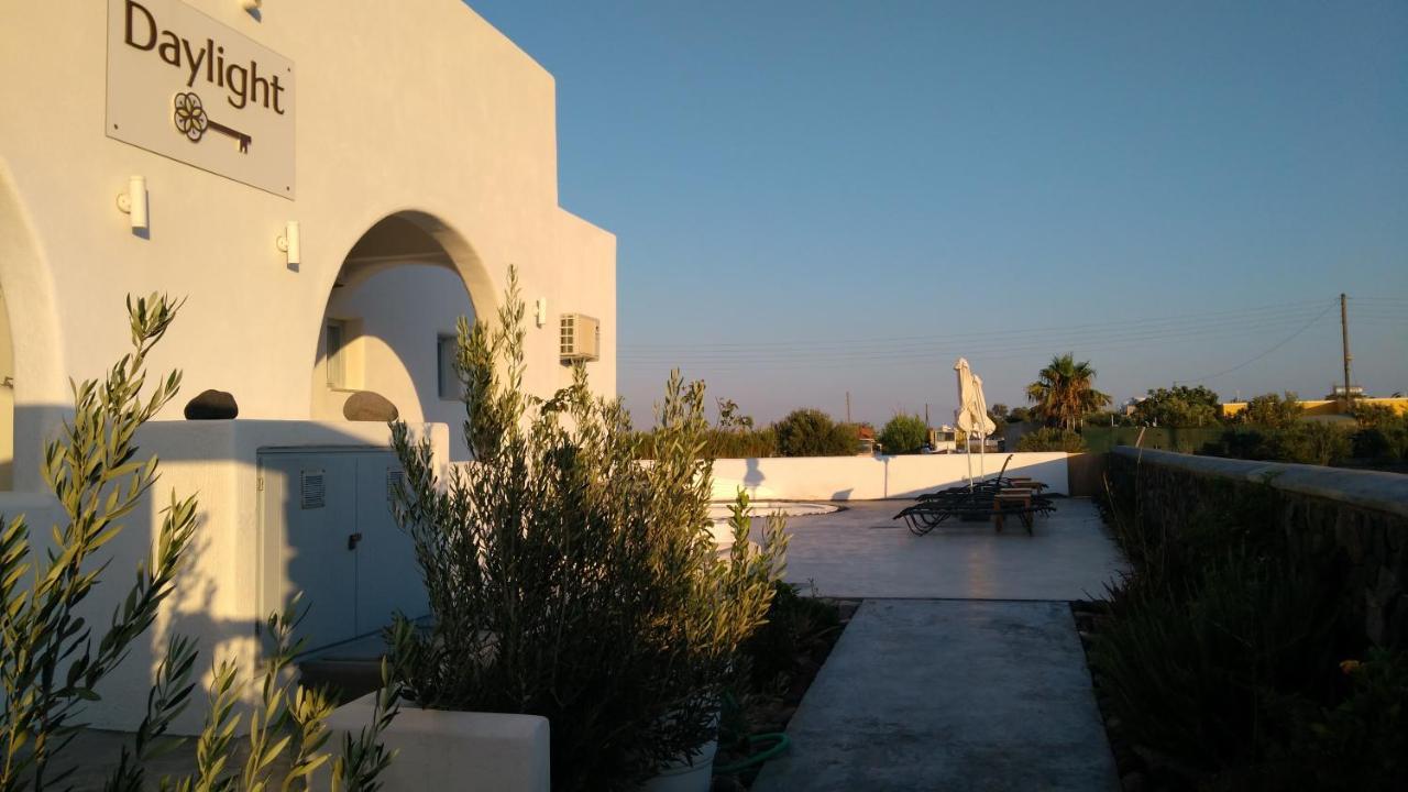 Daylight Perissa (Santorini)