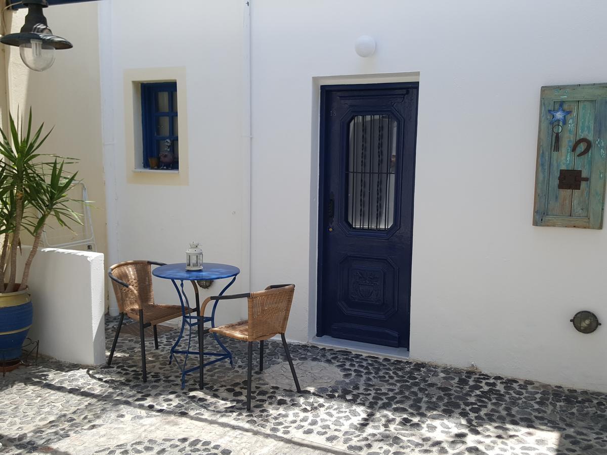 Spyros Santorini * Perissa (Santorini)
