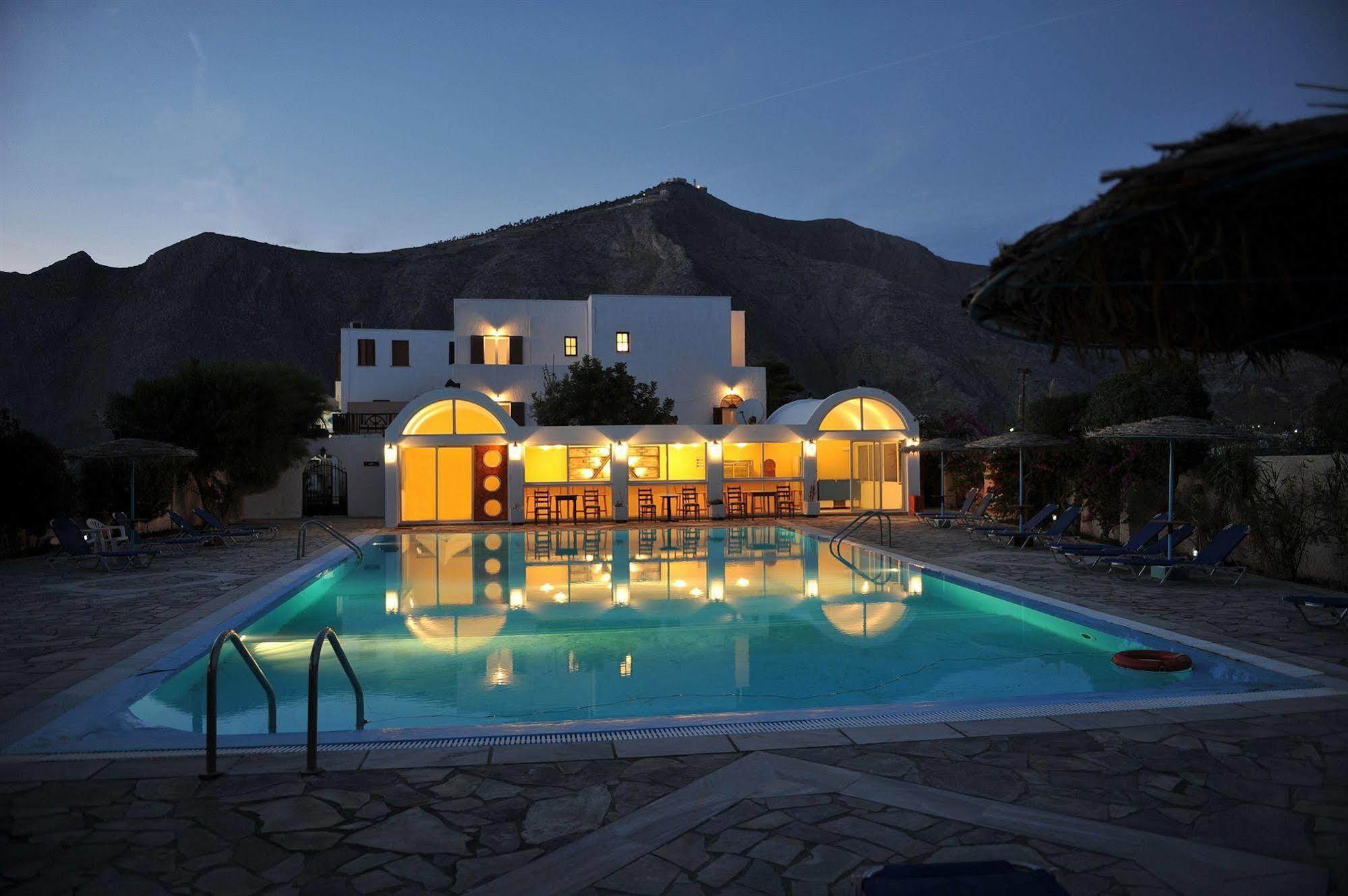 Santa Irini Hotel 2*