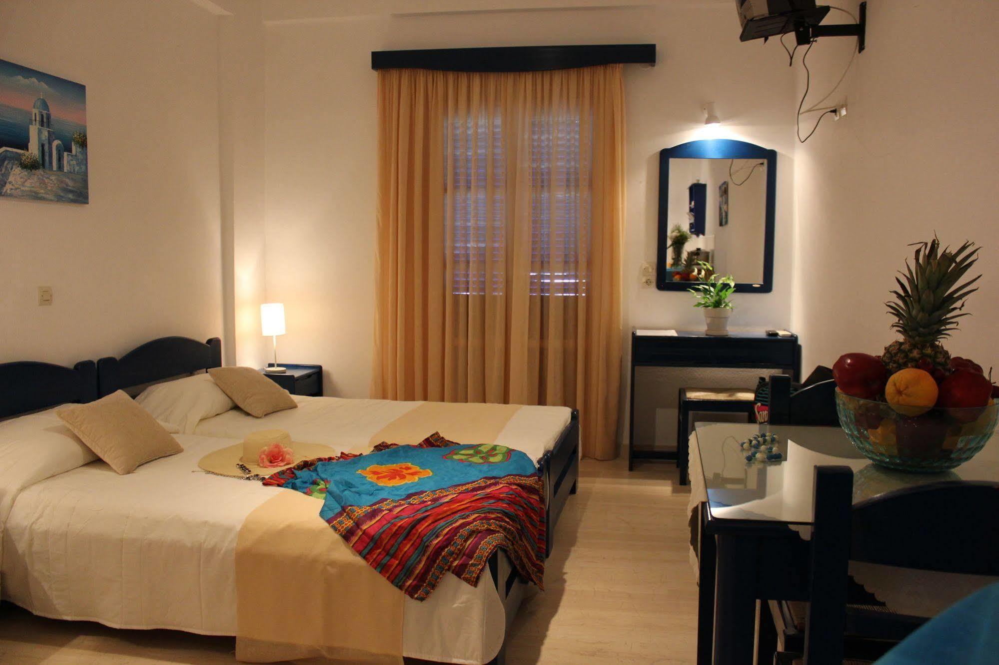 Louis Santorini 2*