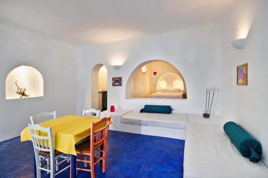 Nissia & 2* Kamari (Santorini)