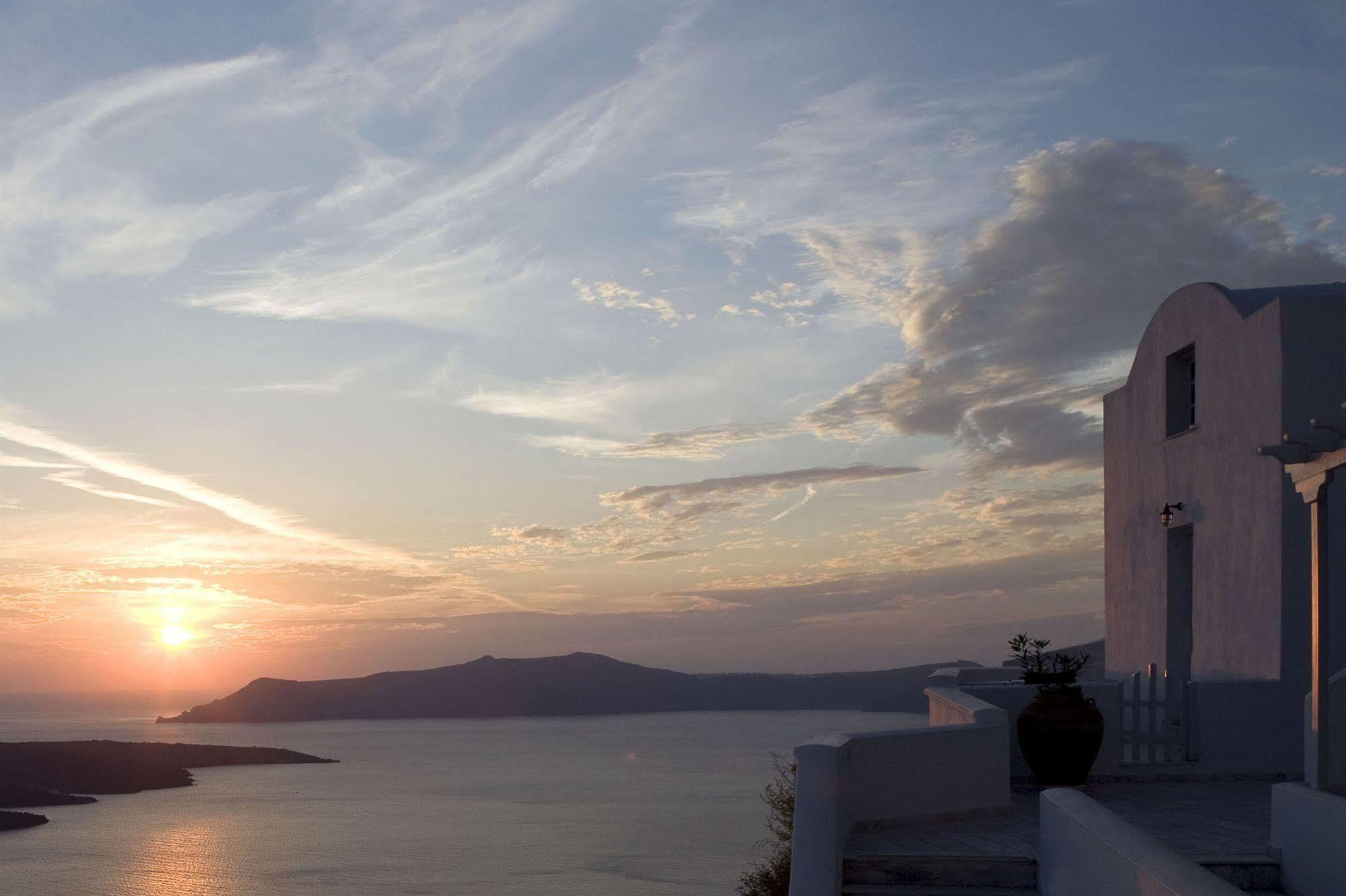 Tzekos 4* Fira (Santorini)