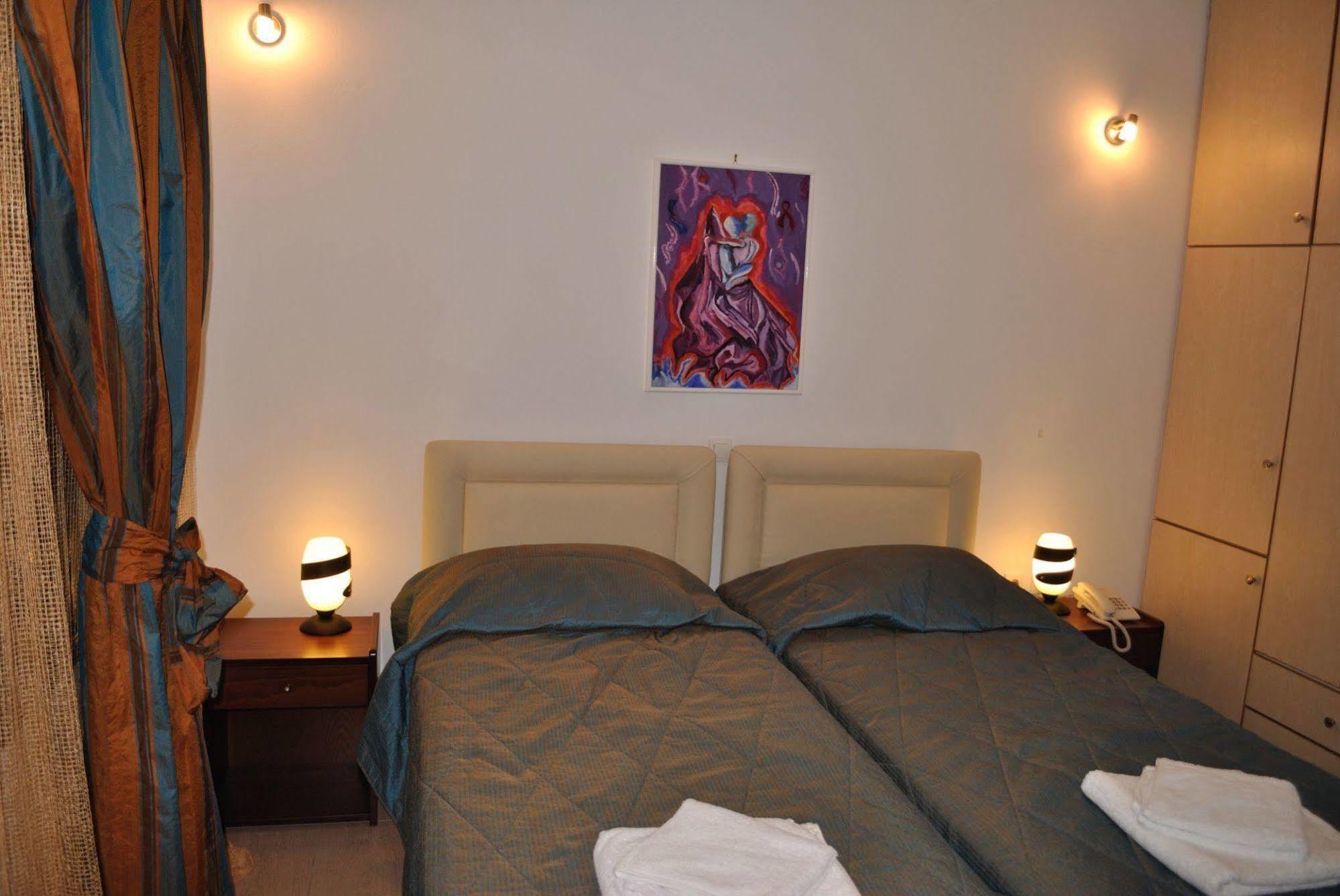Chez Sophie Kamari (Santorini)