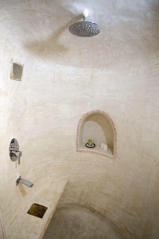 Aura Caves