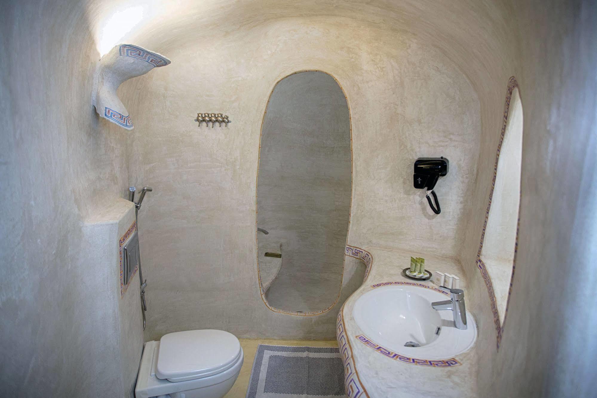Aura Caves Fira (Santorini)