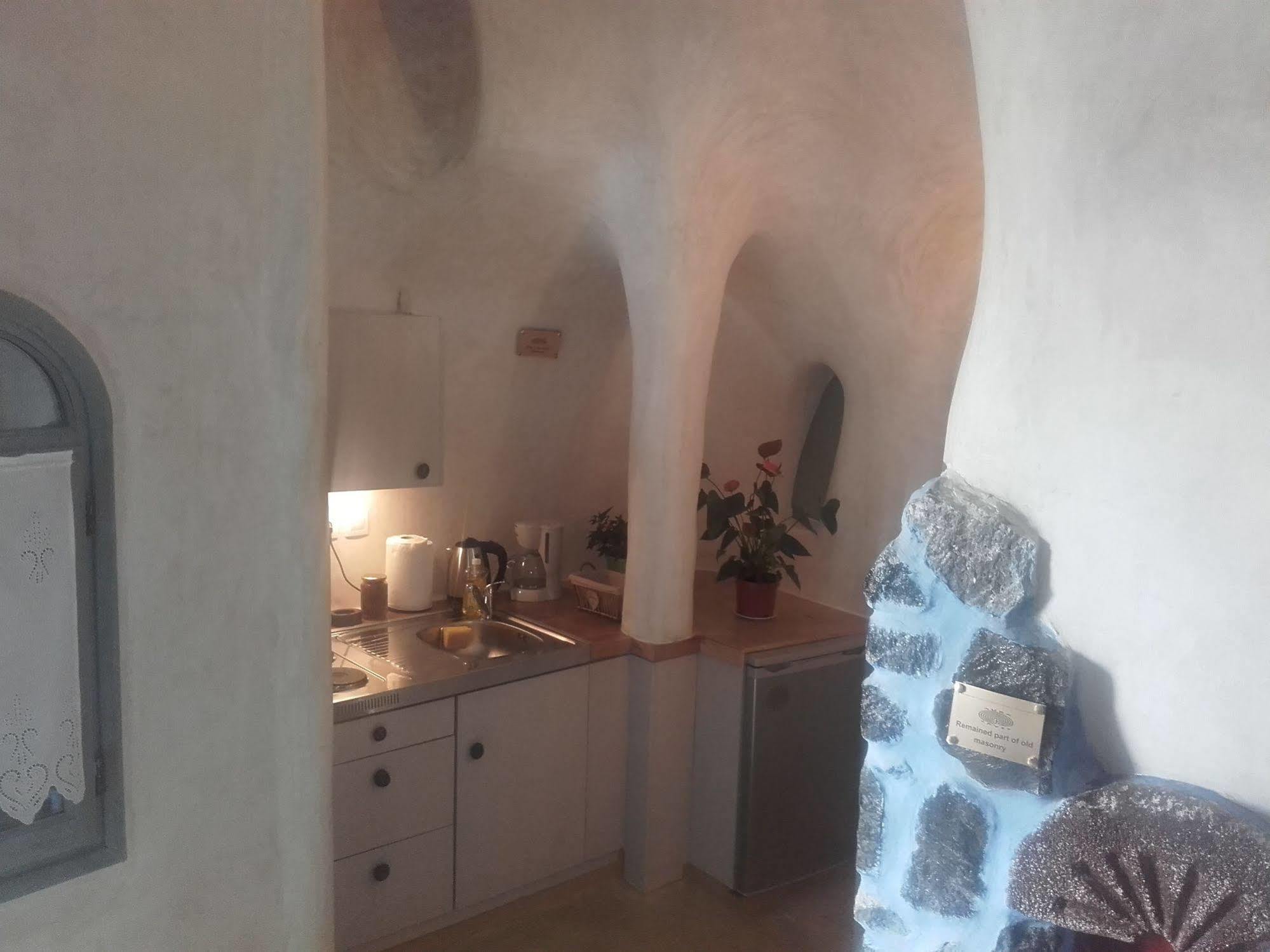 Aura Caves Fira (Santorini)