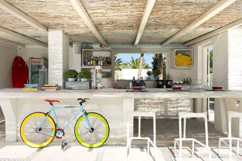 28 Kamari (Santorini)