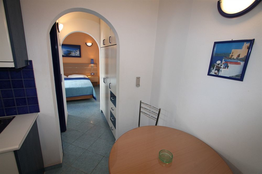 Samson΄s Village Aparthotel Perissa (Santorini)