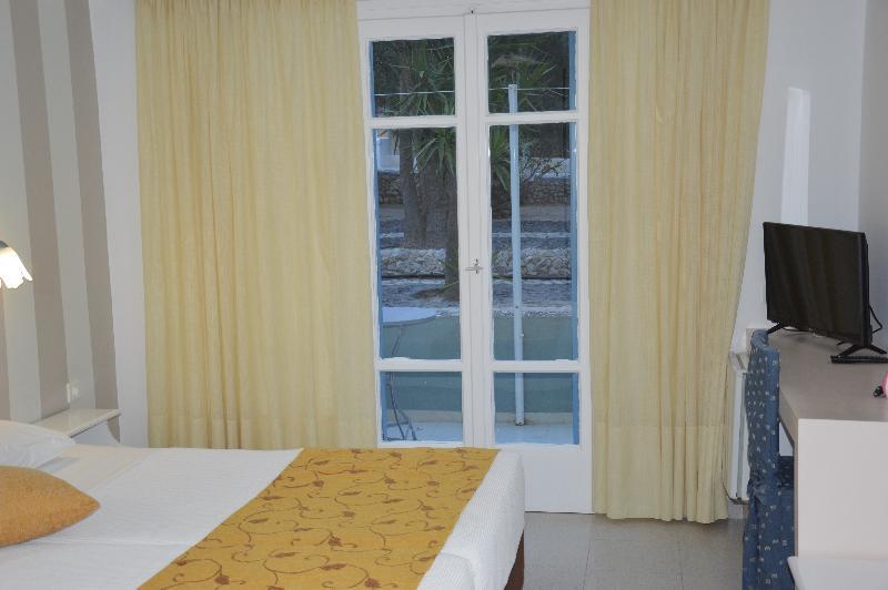 Aparthotel Pantheon Agios Georgios (Santorini)