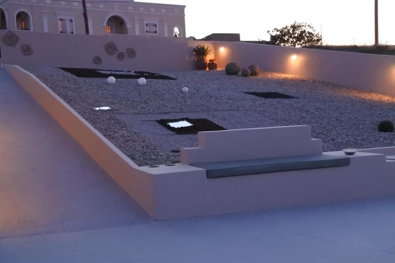 Rampelia Apartment Imerovigli (Santorini)