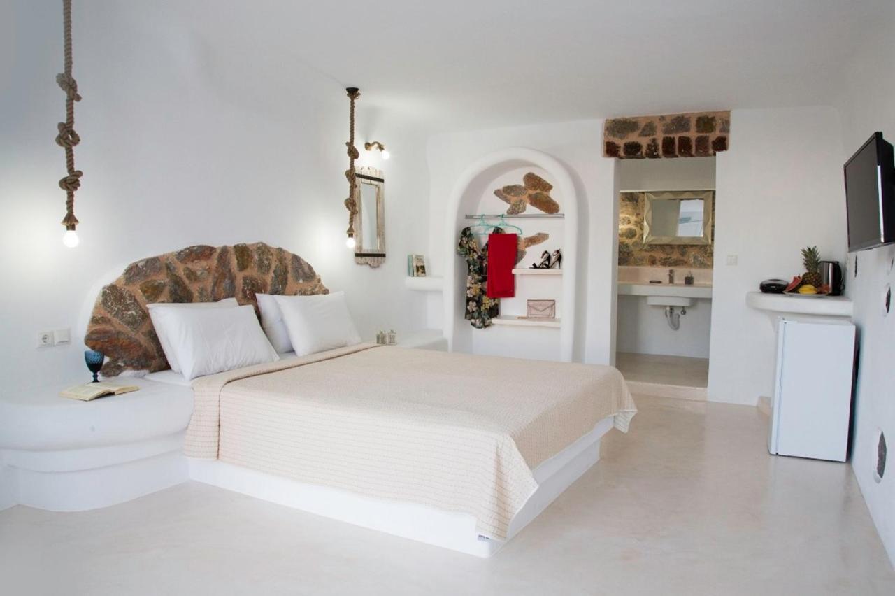 Sakas Residences Karterados (Santorini)