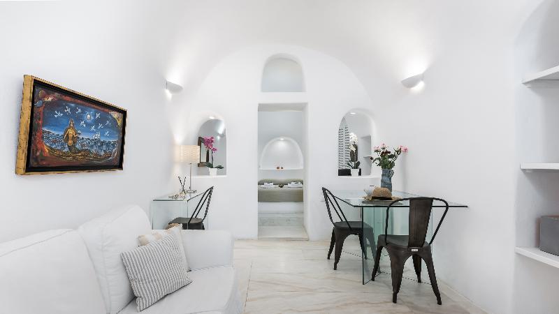 Aparthotel Armeni Luxury 4*