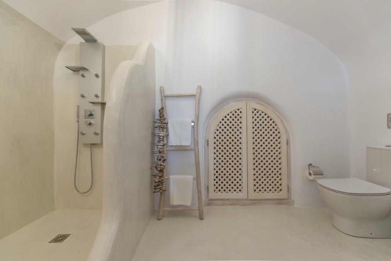 Apartment 1906 Cave