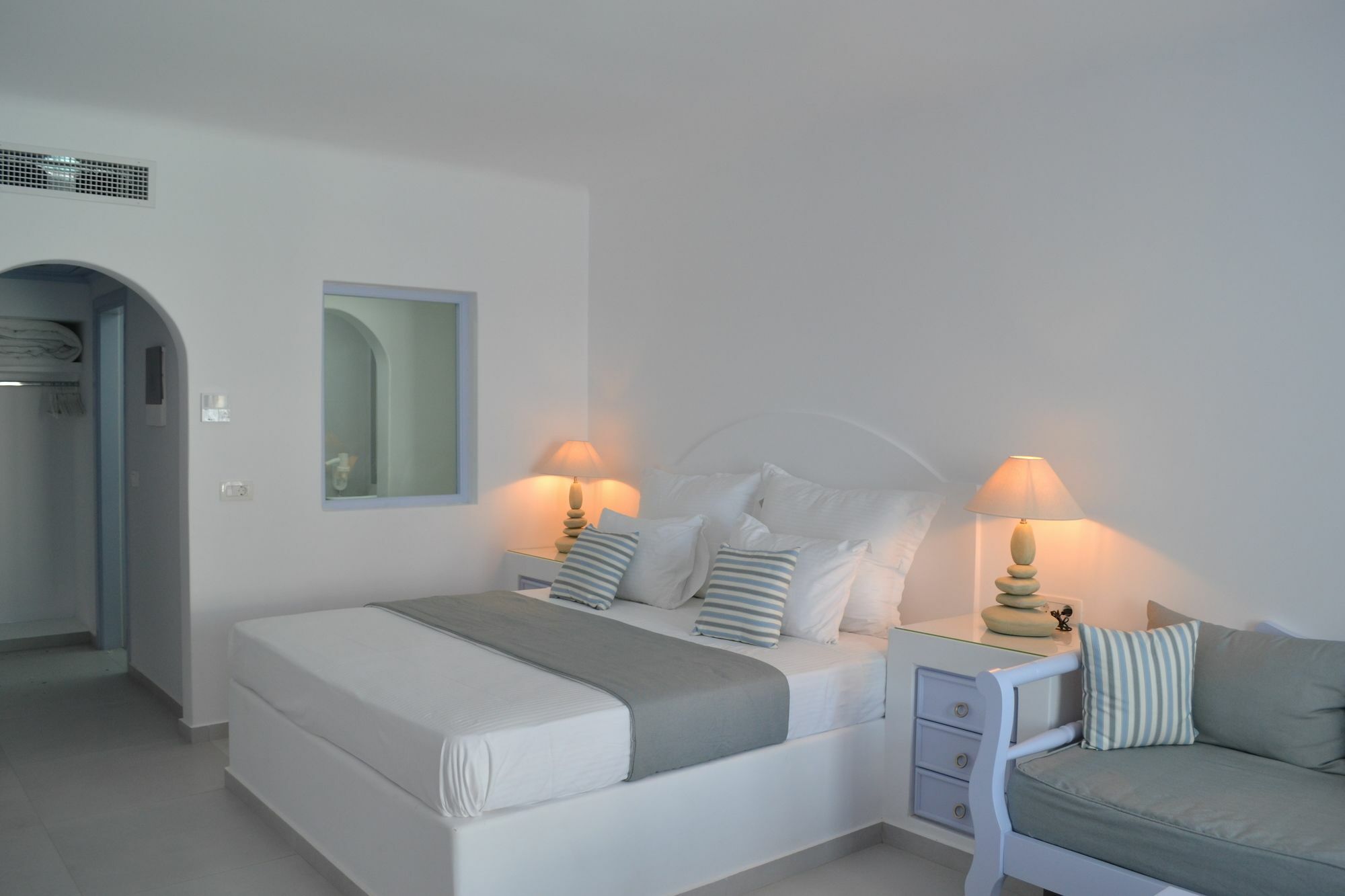 Antoperla Luxury & Hotel Perissa (Santorini)