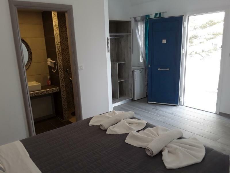 Hotel Azalea Kamari (Santorini)