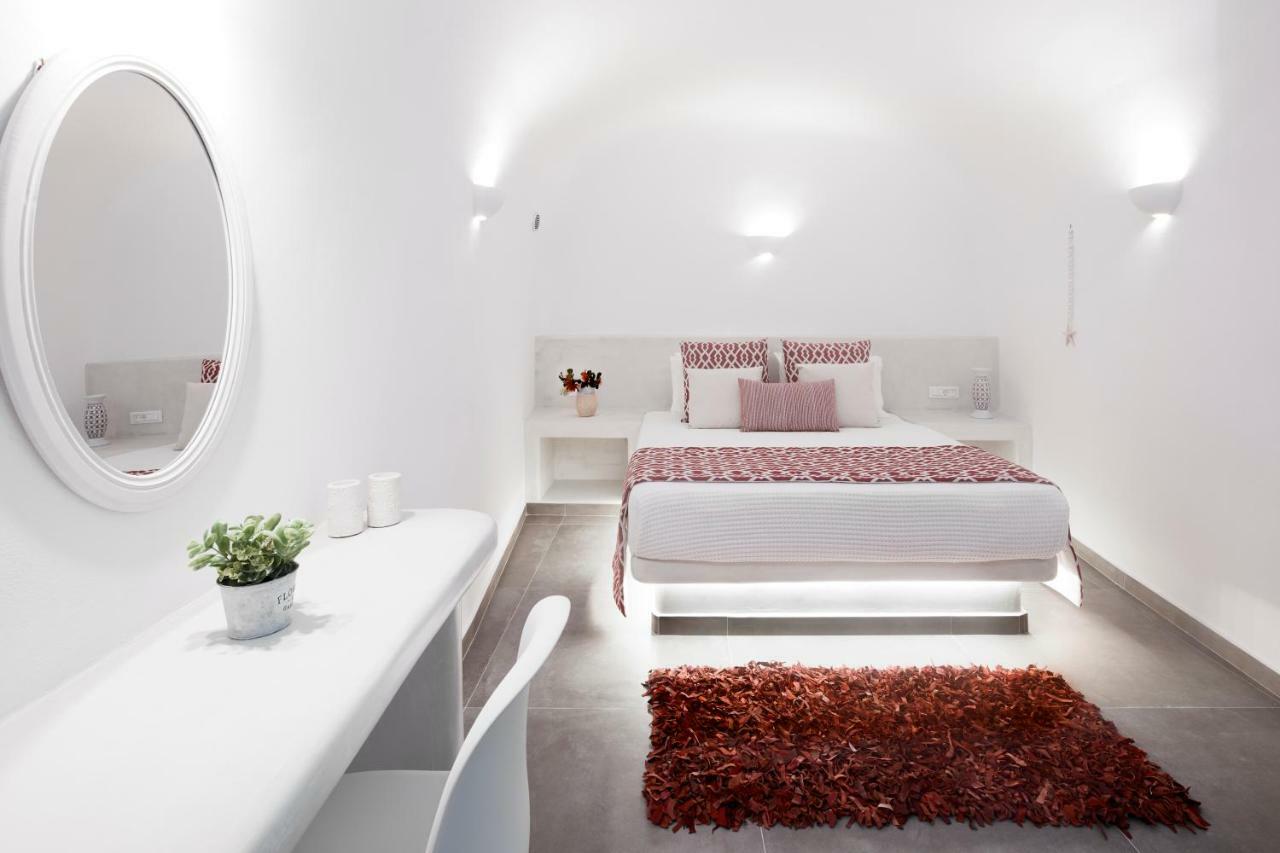 Mellow Luxury Cave Oia (Santorini)