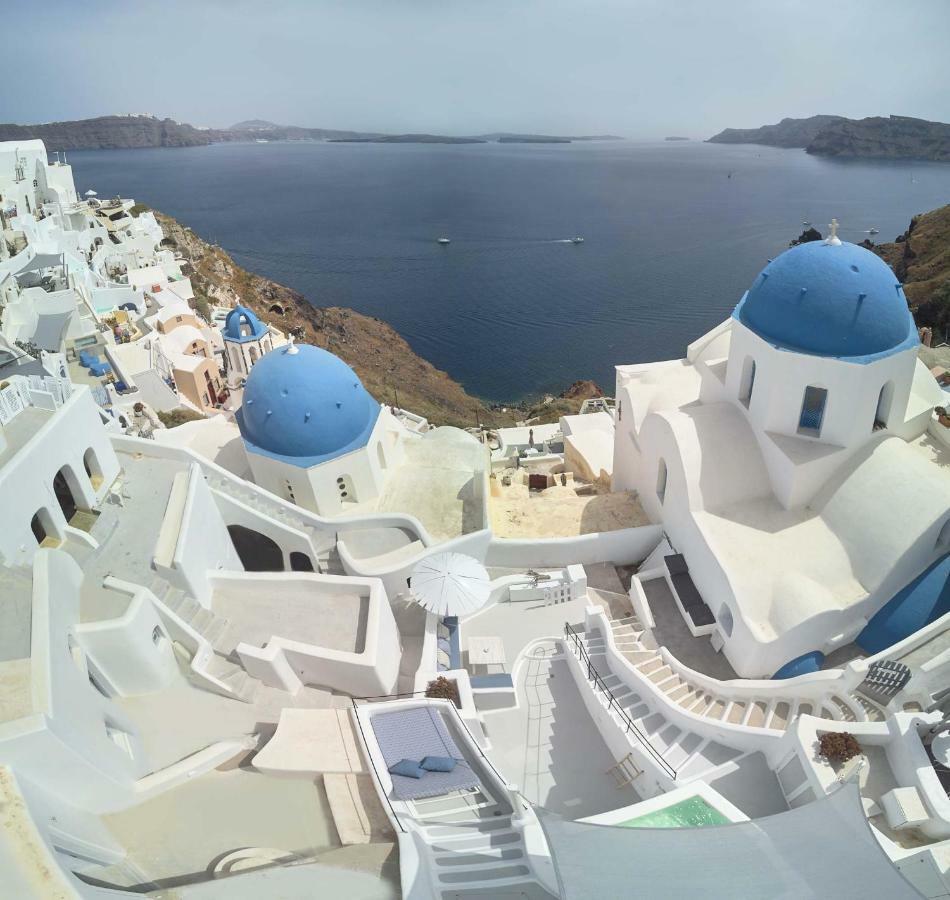 Cave Villa Oia (Santorini)