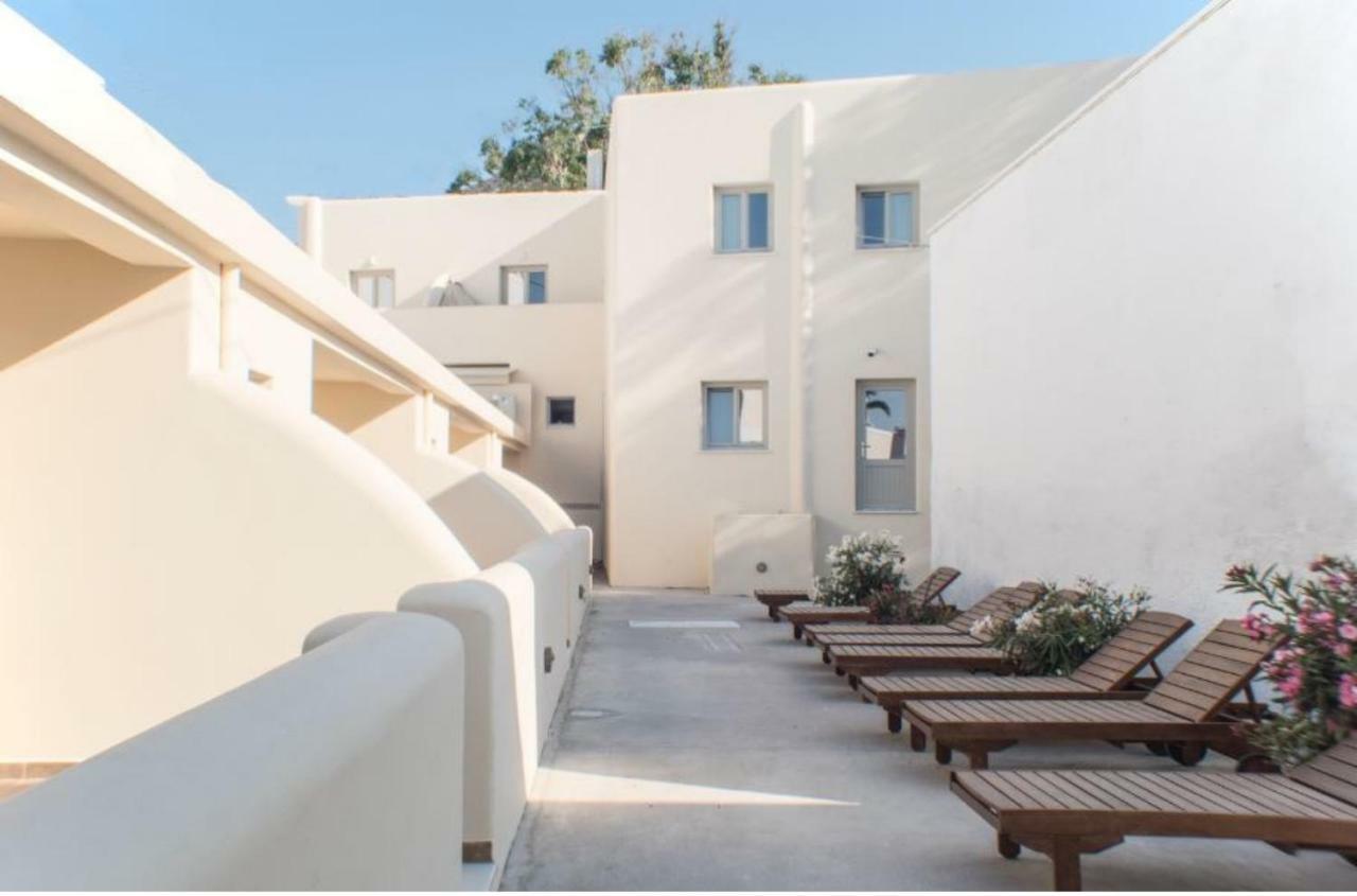Hotel Helios Perissa (Santorini)