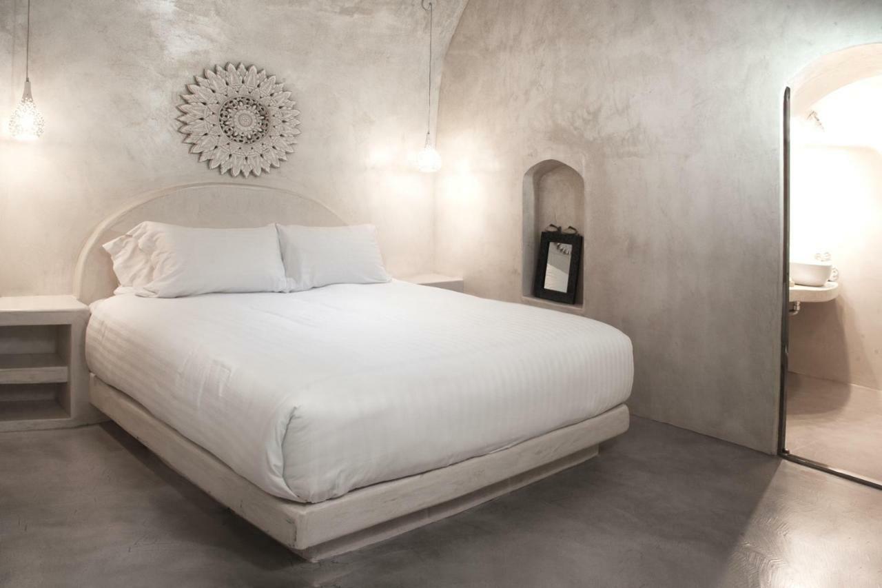 Thireas 4* Fira (Santorini)
