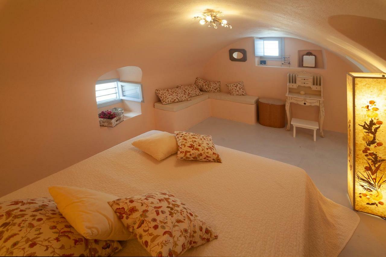 Angels Unique Traditional Holiday home Emporio (Santorini)