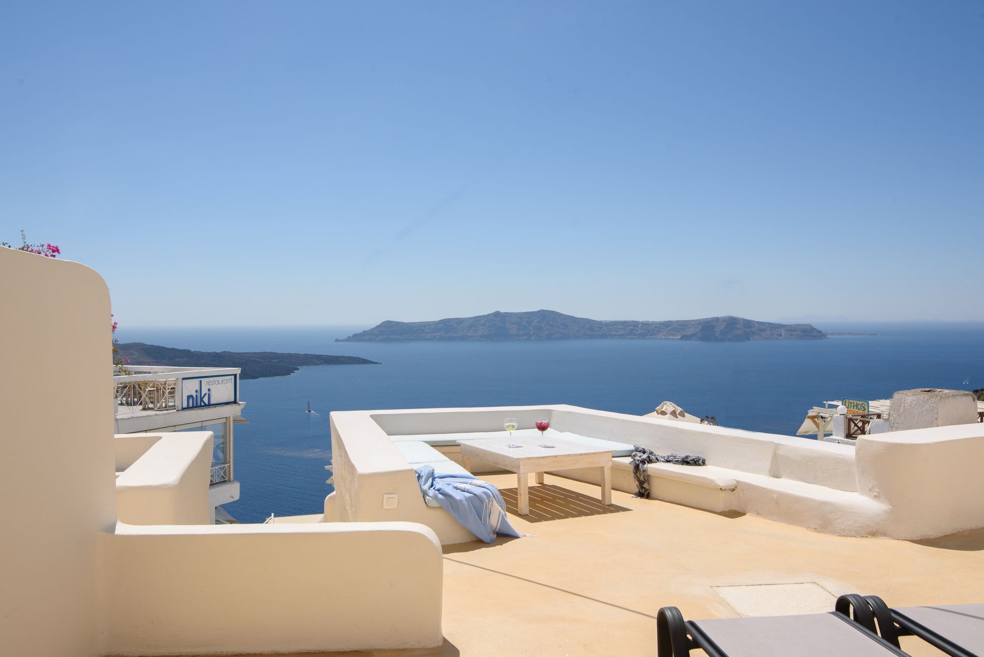 On The Cliff Hotel Fira (Santorini)