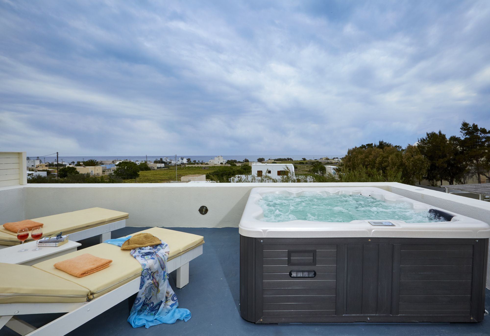 Ambeli Aparthotel Perivolos (Santorini)