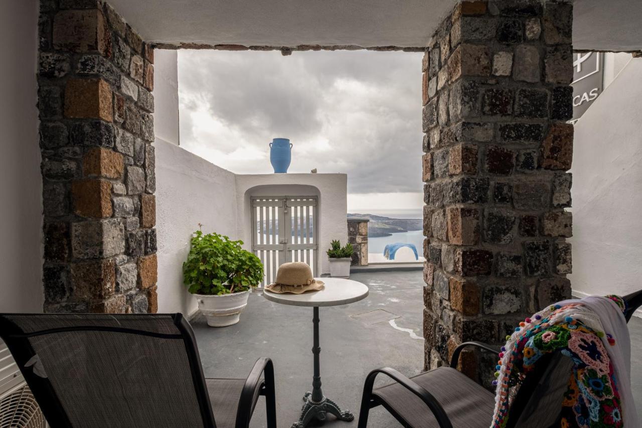 Loucas On The Cliff Hotel