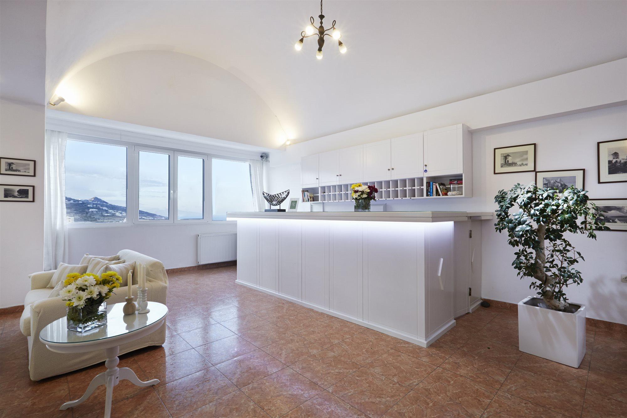 Milos Hotel 4*