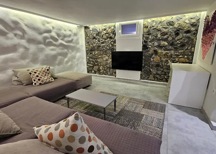 Alexandra\'S Home