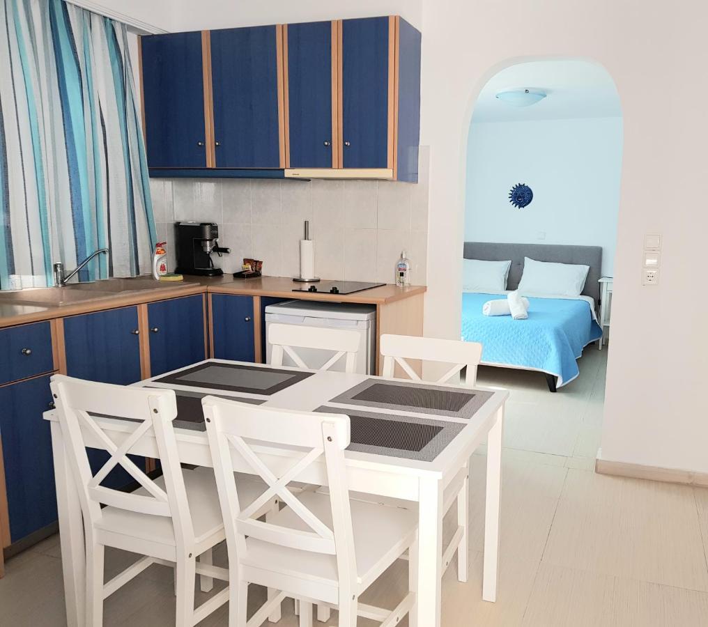 Apartment White & Blue