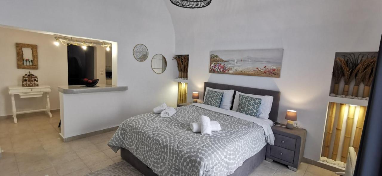 Alexandra's Villa Fira (Santorini)